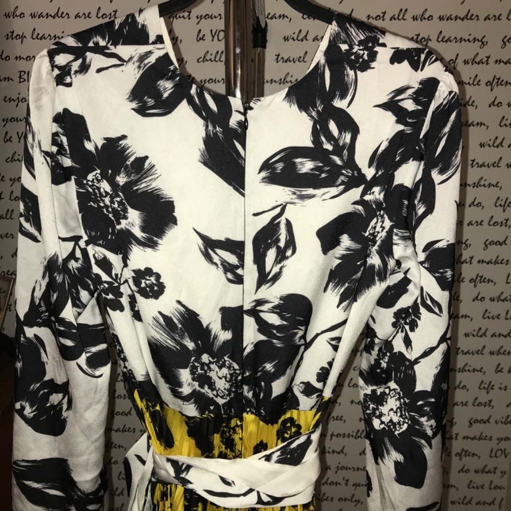 Delfi Floral Midi Dress M